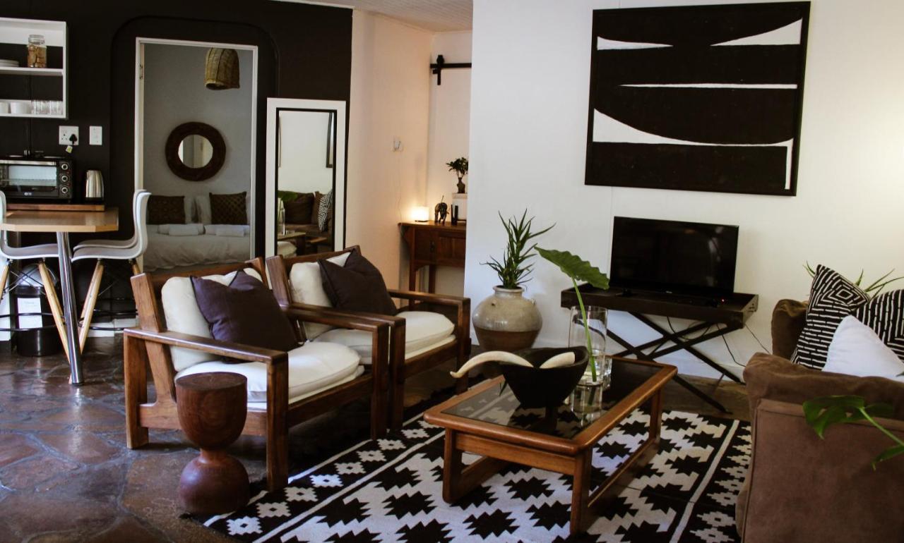 ווינדהוק Alluring Self Catering 2 Bedroom Villa At Bokmakierie Villas מראה חיצוני תמונה