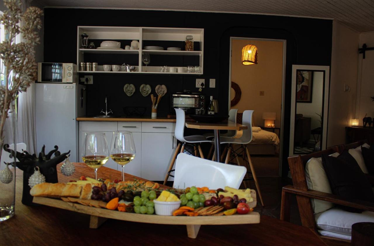 ווינדהוק Alluring Self Catering 2 Bedroom Villa At Bokmakierie Villas מראה חיצוני תמונה