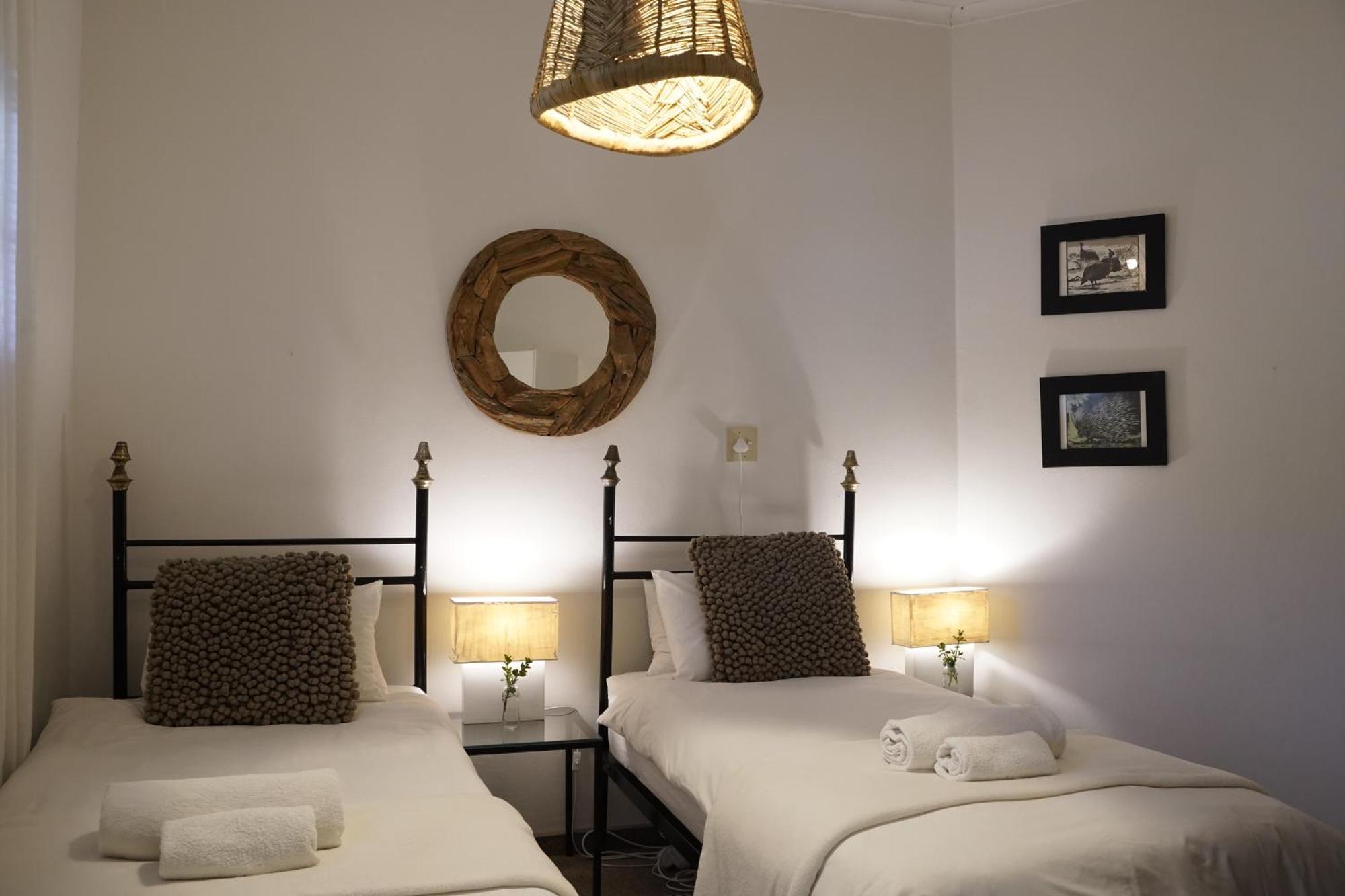 ווינדהוק Alluring Self Catering 2 Bedroom Villa At Bokmakierie Villas מראה חיצוני תמונה